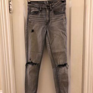 American Eagle gray distressed jegging